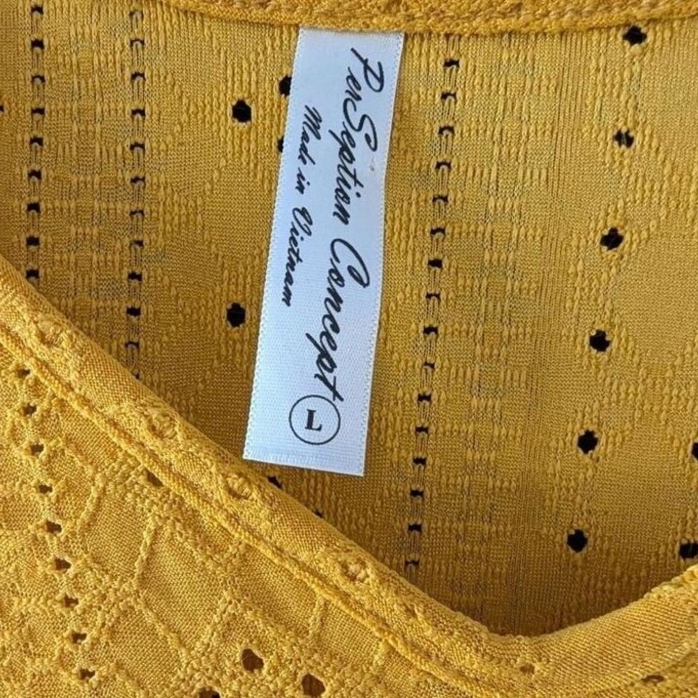 Mustard Yellow Eyelet Top Flutter Short Sleeve Tie Front Sz L Boho Festival - Picture 4 of 4